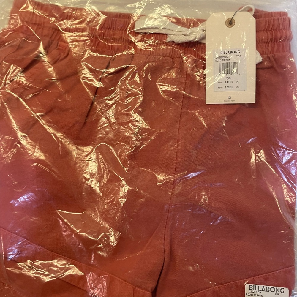 Billabong new with tags small juniors shorts. Small 25-26. Juniors 3. - Picture 4 of 6